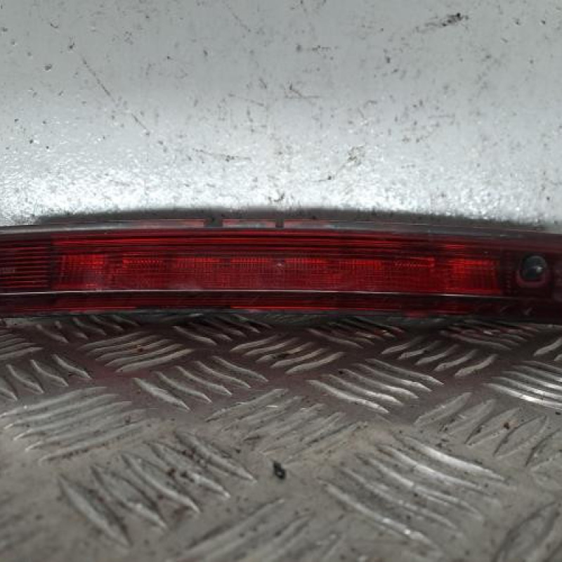 Feu arriere stop central RENAULT CLIO 4