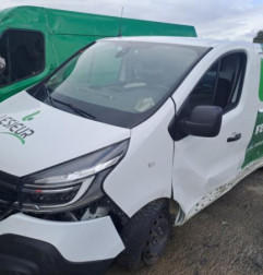 Compresseur clim RENAULT TRAFIC 3 COURT Photo n°4