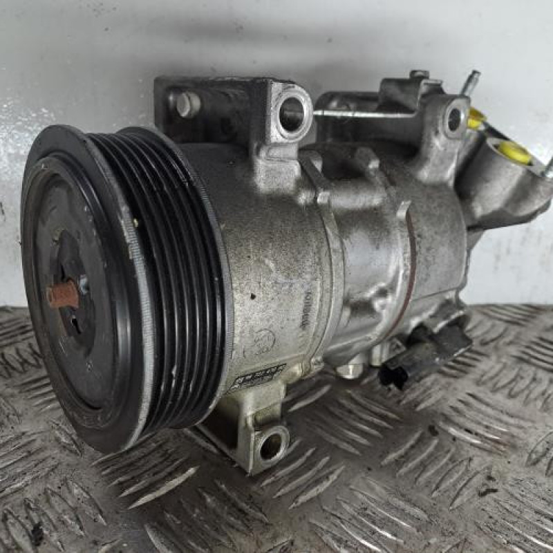Compresseur clim PEUGEOT 2008 1