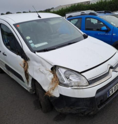 Compresseur clim CITROEN BERLINGO 2 Photo n°5