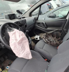 Compresseur clim CITROEN BERLINGO 2 Photo n°8