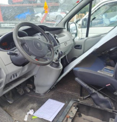 Enjoliveur de feu arriere gauche RENAULT TRAFIC 2 Photo n°9