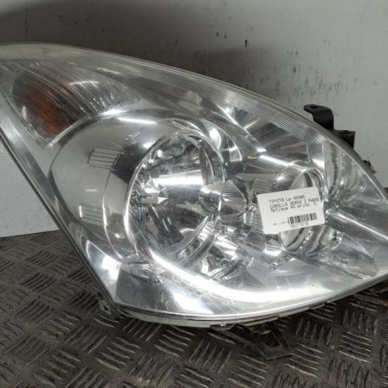 Optique avant principal droit (feux)(phare) TOYOTA COROLLA VERSO 2