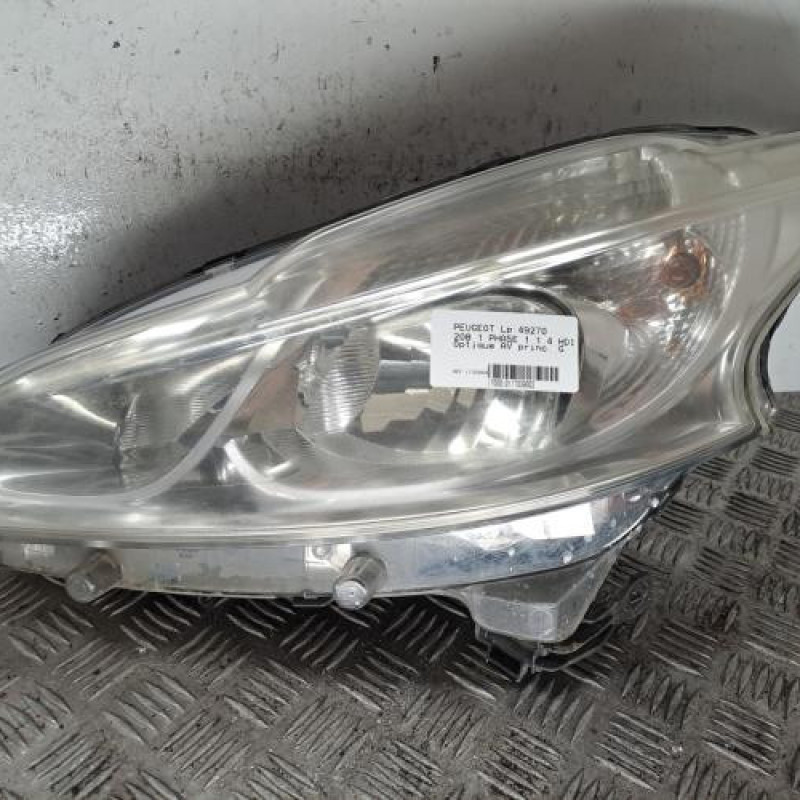 Optique avant principal gauche (feux)(phare) PEUGEOT 208 1