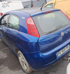Pare choc arriere FIAT GRANDE PUNTO Photo n°11