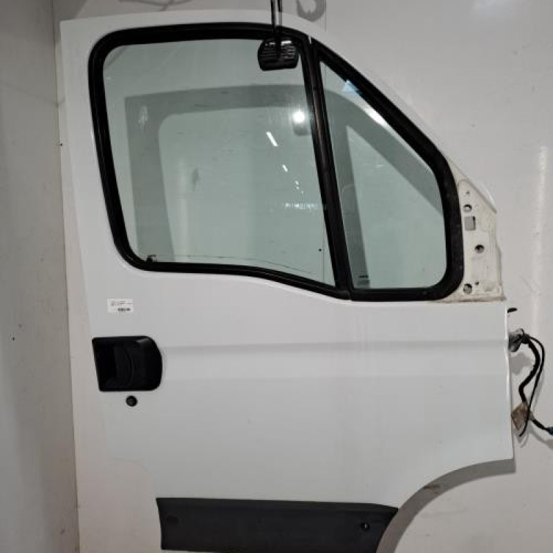 Porte avant droit IVECO DAILY 4