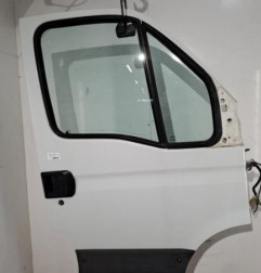 Porte avant droit IVECO DAILY 4