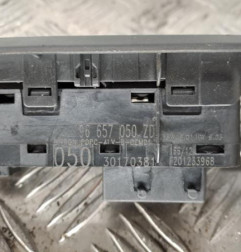 Interrupteur de leve vitre avant gauche CITROEN C4 2 Photo n°4