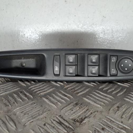 Interrupteur de leve vitre avant gauche RENAULT MEGANE 3 Photo n°1
