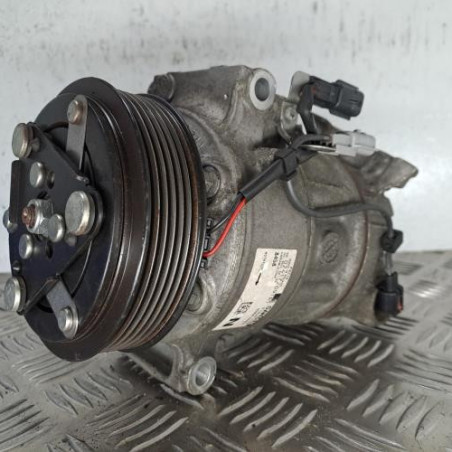 Compresseur clim RENAULT CLIO 5 Photo n°1