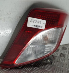 Feu arriere principal droit (feux) TOYOTA YARIS 3 Photo n°1