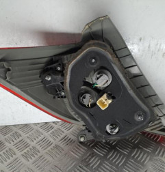 Feu arriere principal droit (feux) TOYOTA YARIS 3 Photo n°3