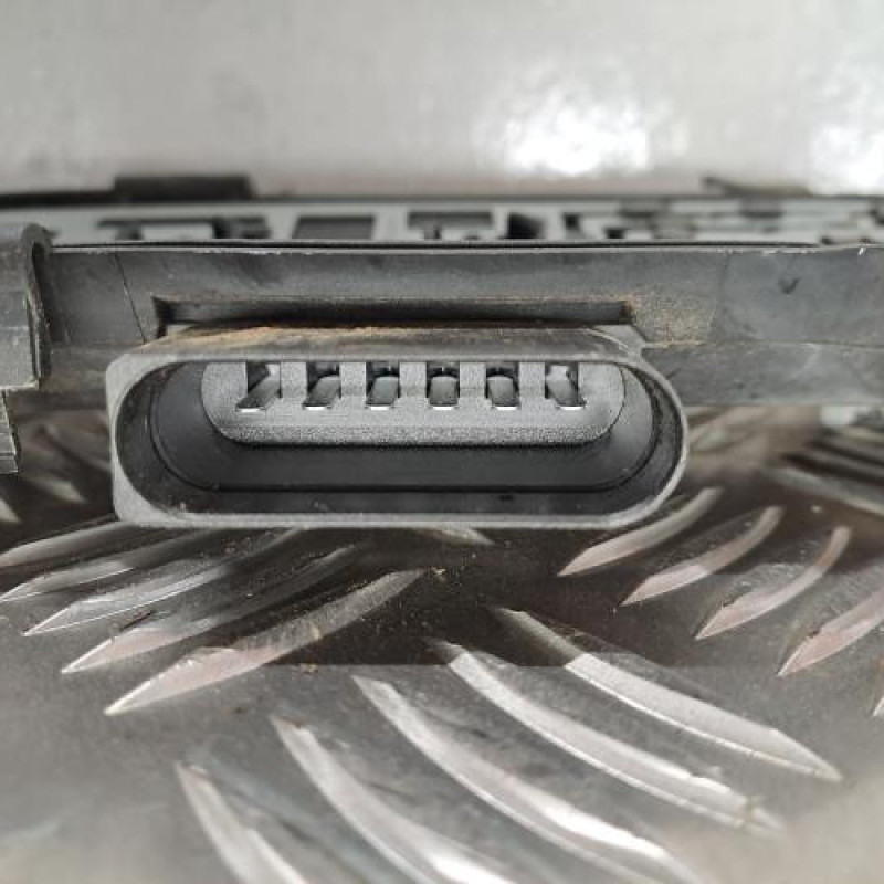 Platine feu arriere droit VOLKSWAGEN TRANSPORTER 5