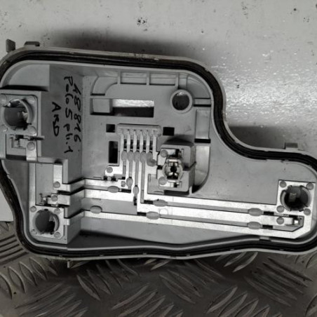 Platine feu arriere droit VOLKSWAGEN POLO 5 Photo n°1