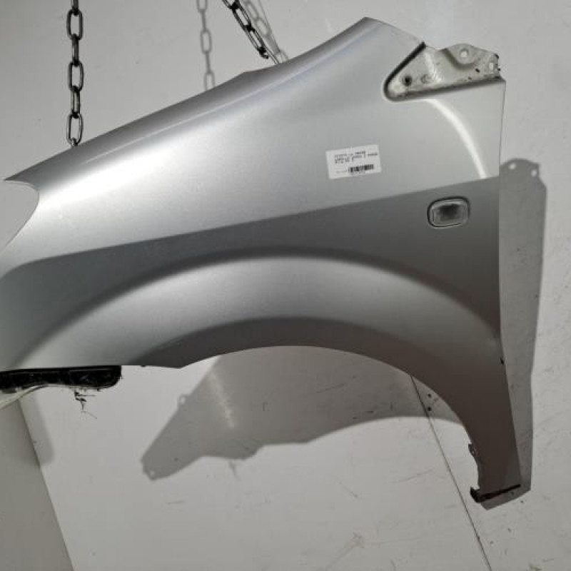 Aile avant gauche TOYOTA COROLLA VERSO 2