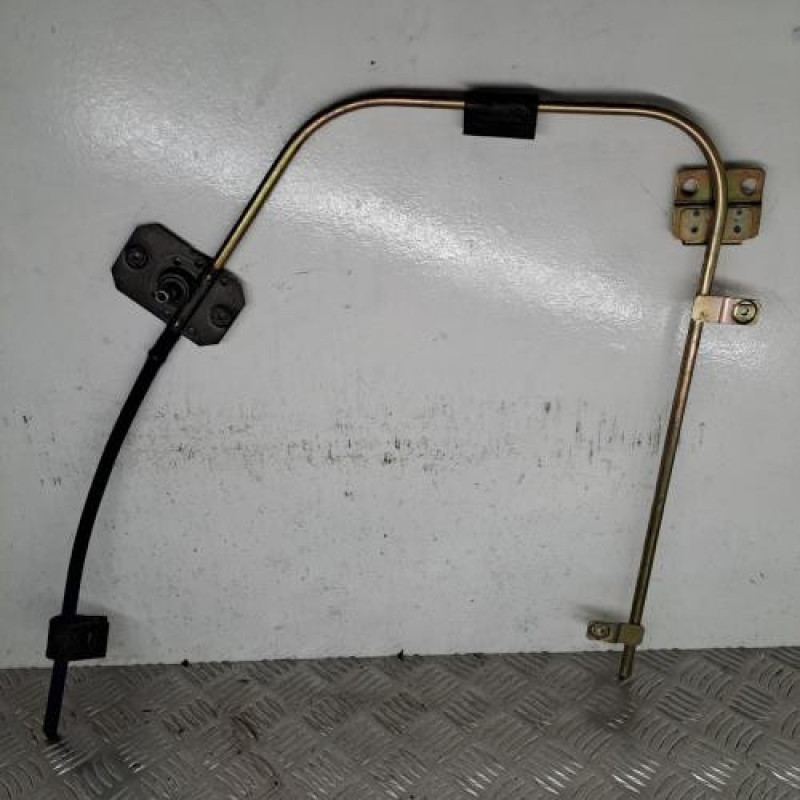 Leve vitre mecanique avant droit SEAT MARBELLA