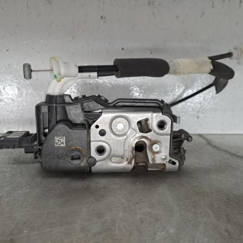 Serrure arriere gauche PEUGEOT 3008 1