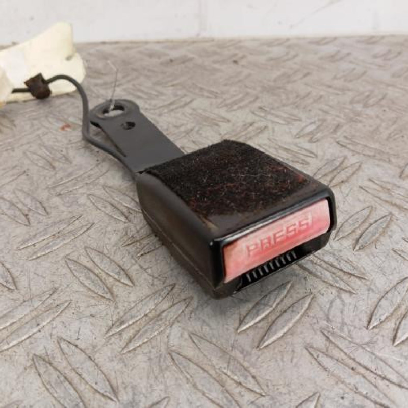 Attache ceinture avant gauche PEUGEOT 206