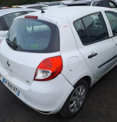 Anti brouillard arriere droit RENAULT CLIO 3 Photo n°6