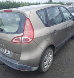 Feu arriere secondaire droit (feux) RENAULT SCENIC 3 Photo n°6