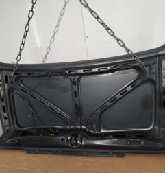 Malle/Hayon arriere MERCEDES 190 W201 Photo n°3