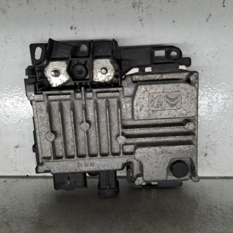 Calculateur moteur PEUGEOT 2008 1