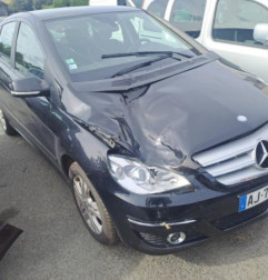 Malle/Hayon arriere MERCEDES CLASSE B 245 Photo n°5