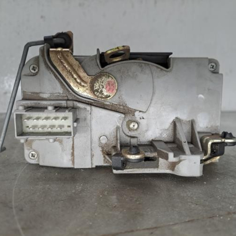 Serrure avant gauche PEUGEOT 206