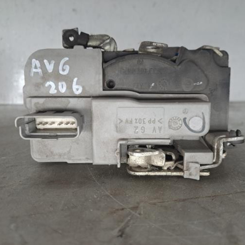 Serrure avant gauche PEUGEOT 206
