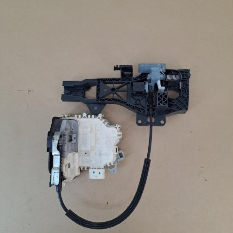 Serrure avant droit AUDI Q7 1