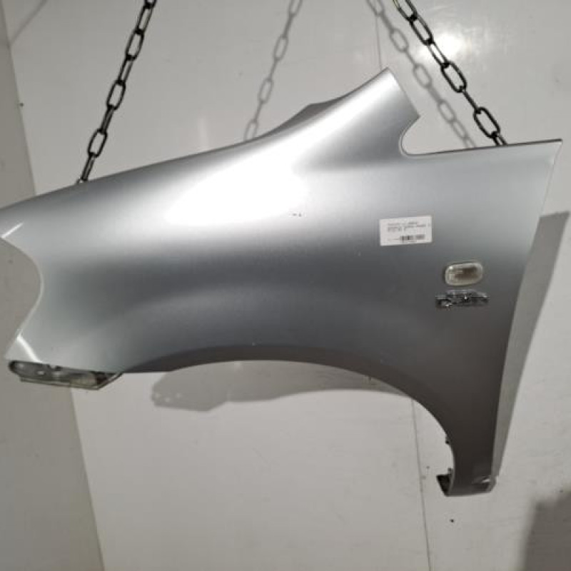 Aile avant gauche TOYOTA AVENSIS VERSO