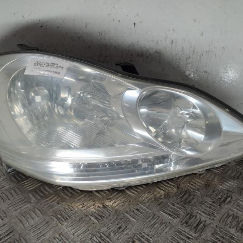 Optique avant principal droit (feux)(phare) TOYOTA AVENSIS VERSO