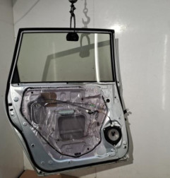 Porte arriere gauche TOYOTA AVENSIS VERSO Photo n°3