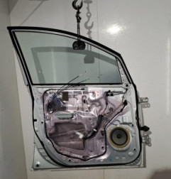 Porte avant gauche TOYOTA AVENSIS VERSO Photo n°3