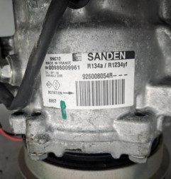 Compresseur clim RENAULT CLIO 5 Photo n°3