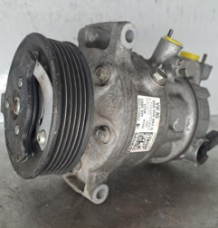 Compresseur clim VOLKSWAGEN POLO 5 Photo n°1