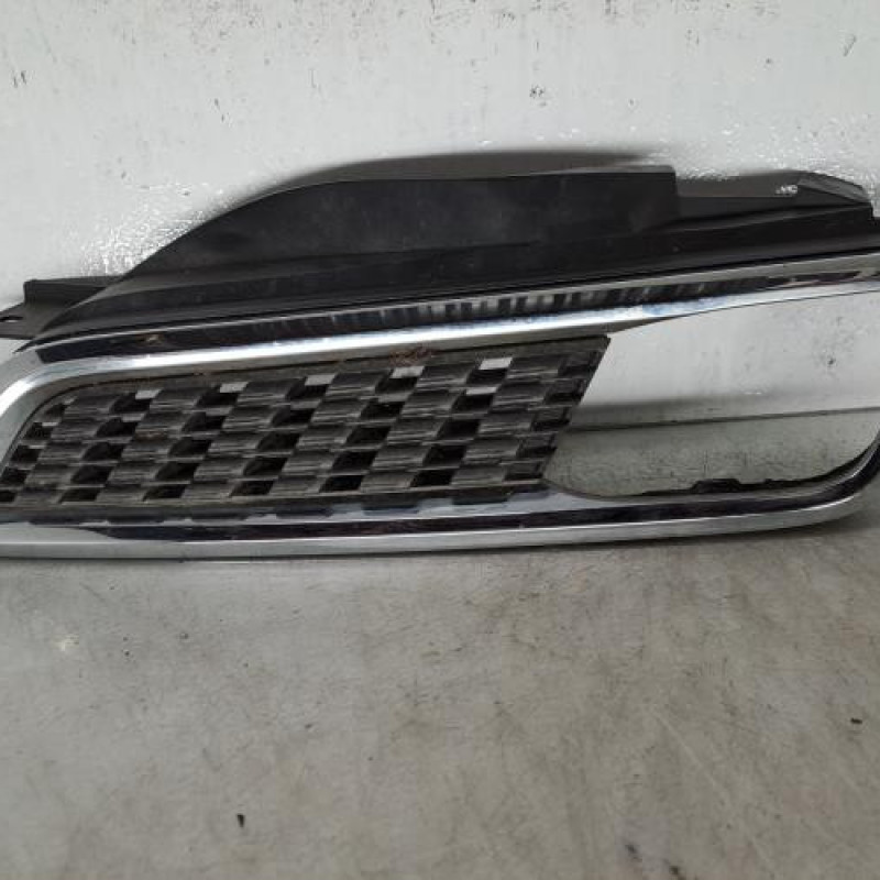 Calandre gauche NISSAN MICRA 3