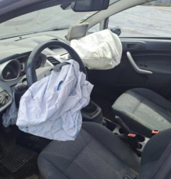 Malle/Hayon arriere FORD FIESTA 6 Photo n°8