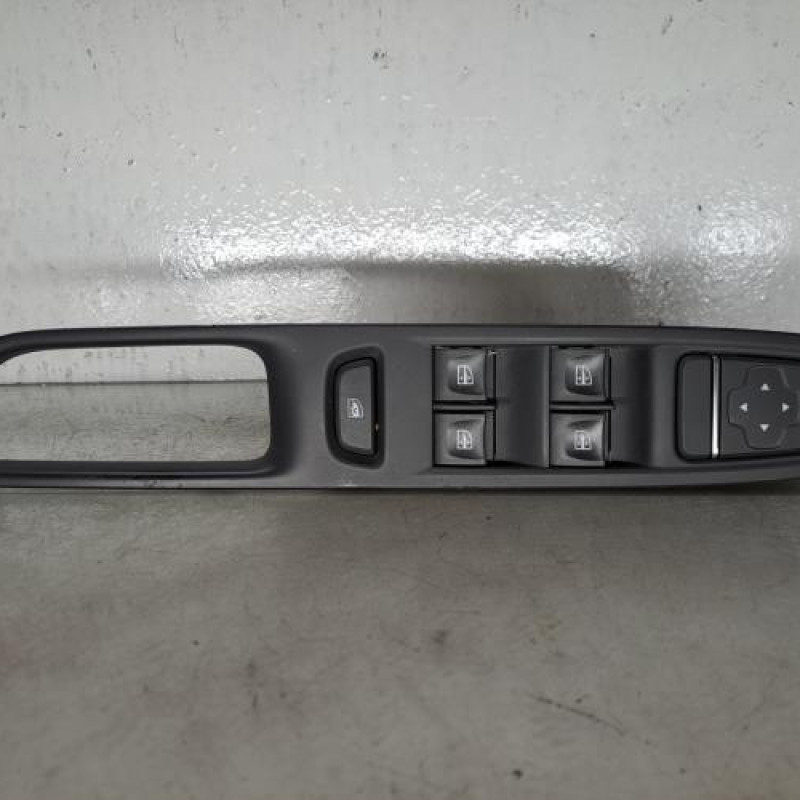 Interrupteur de leve vitre avant gauche RENAULT CAPTUR 1