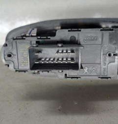 Interrupteur de leve vitre avant gauche PEUGEOT 208 1 Photo n°3