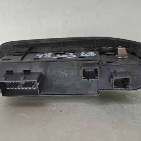 Interrupteur de leve vitre avant gauche PEUGEOT 208 1