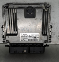 Calculateur moteur PEUGEOT 308 3 Photo n°1