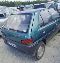 Optique avant principal droit (feux)(phare) PEUGEOT 106 Photo n°6