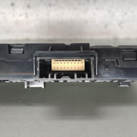 Bouton de warning RENAULT CAPTUR 2