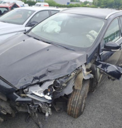 Compresseur clim FORD FOCUS 3 Photo n°4