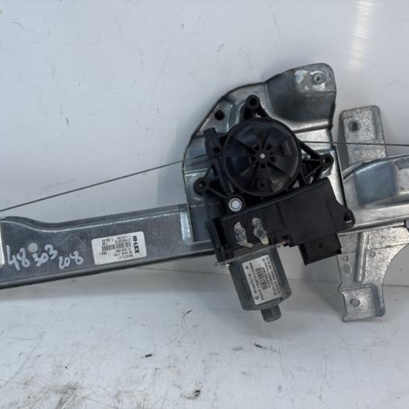 Leve vitre electrique avant gauche PEUGEOT 208 1