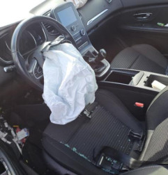 Compresseur clim RENAULT SCENIC 4 Photo n°8