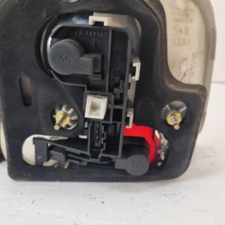 Feu arriere secondaire droit (feux) VOLKSWAGEN TOUAREG 1