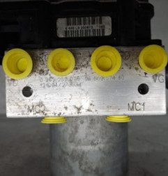 Bloc ABS (freins anti-blocage) PEUGEOT 308 1 Photo n°3