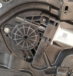 Leve vitre electrique avant droit VOLVO V 40 2